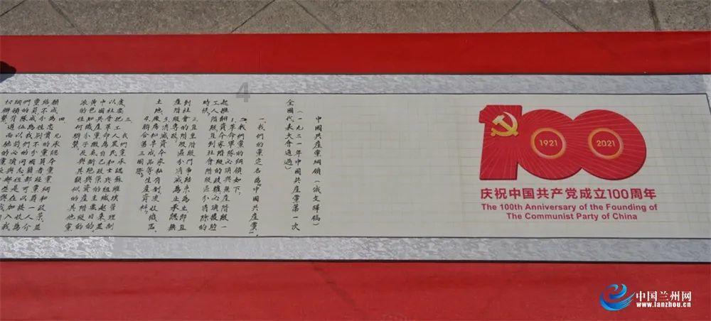 切实把为民服务放在工作首位